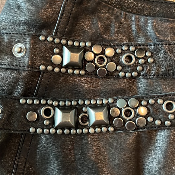 Designer Black cuir leather mini skirt zip front stud belt Nanette Lenore sz 6🔥 - Picture 3 of 13
